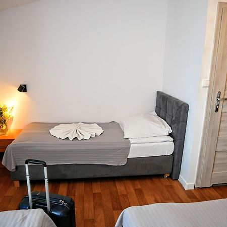 Hostel Evotel Зелонка Екстериор снимка