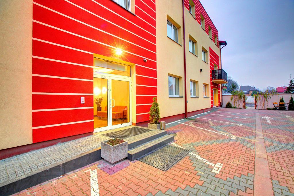 Hostel Evotel Зелонка Екстериор снимка