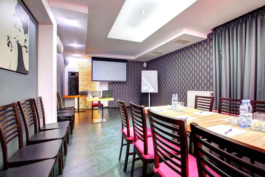Hostel Evotel Зелонка Екстериор снимка