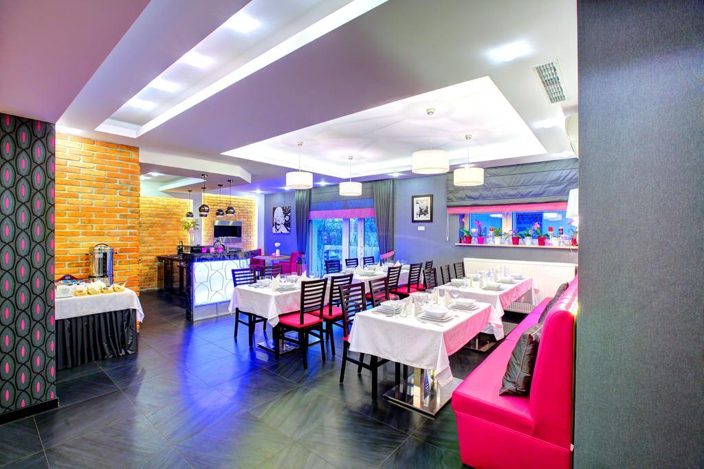 Hostel Evotel Зелонка Екстериор снимка