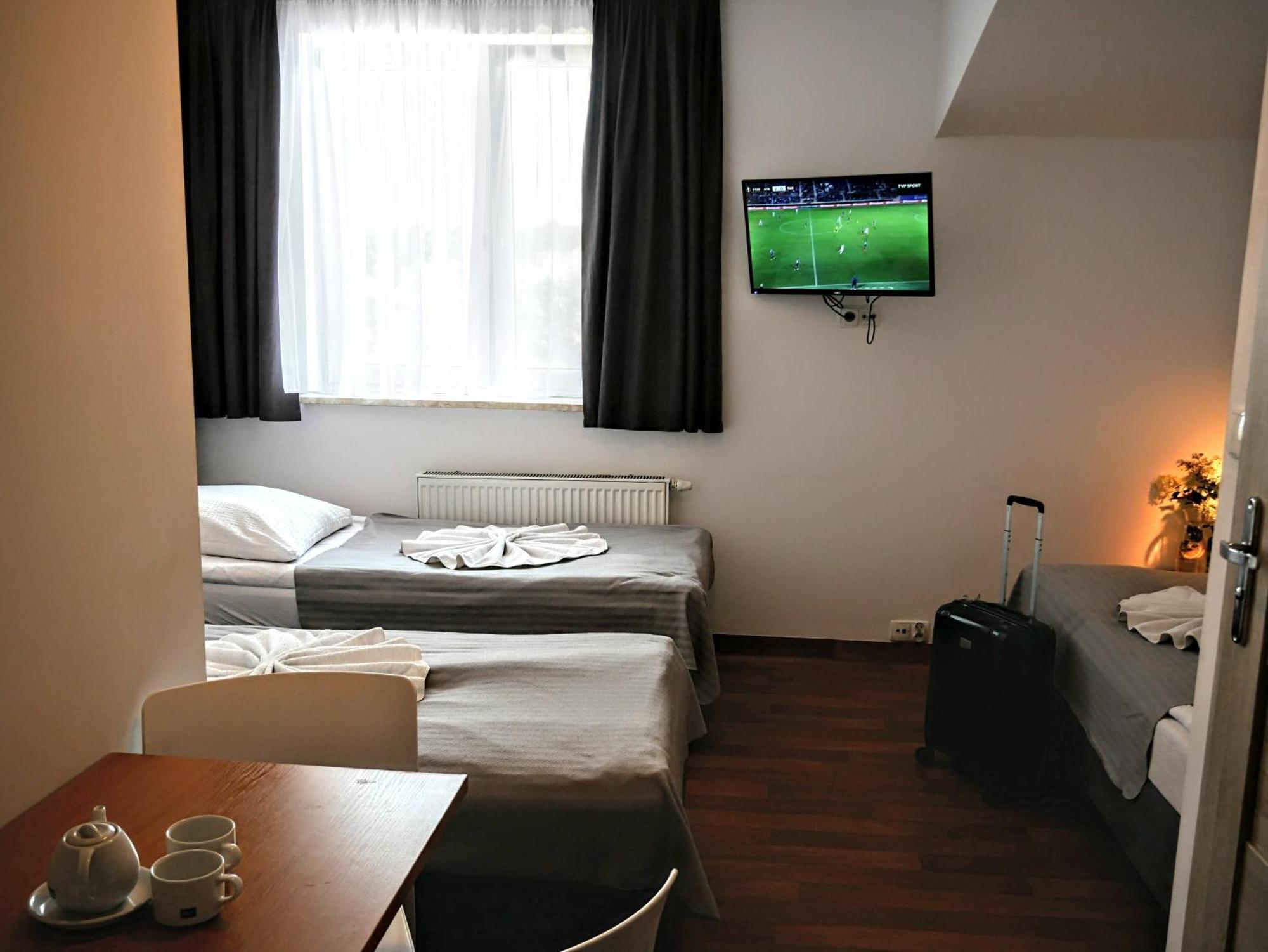 Hostel Evotel Зелонка Екстериор снимка