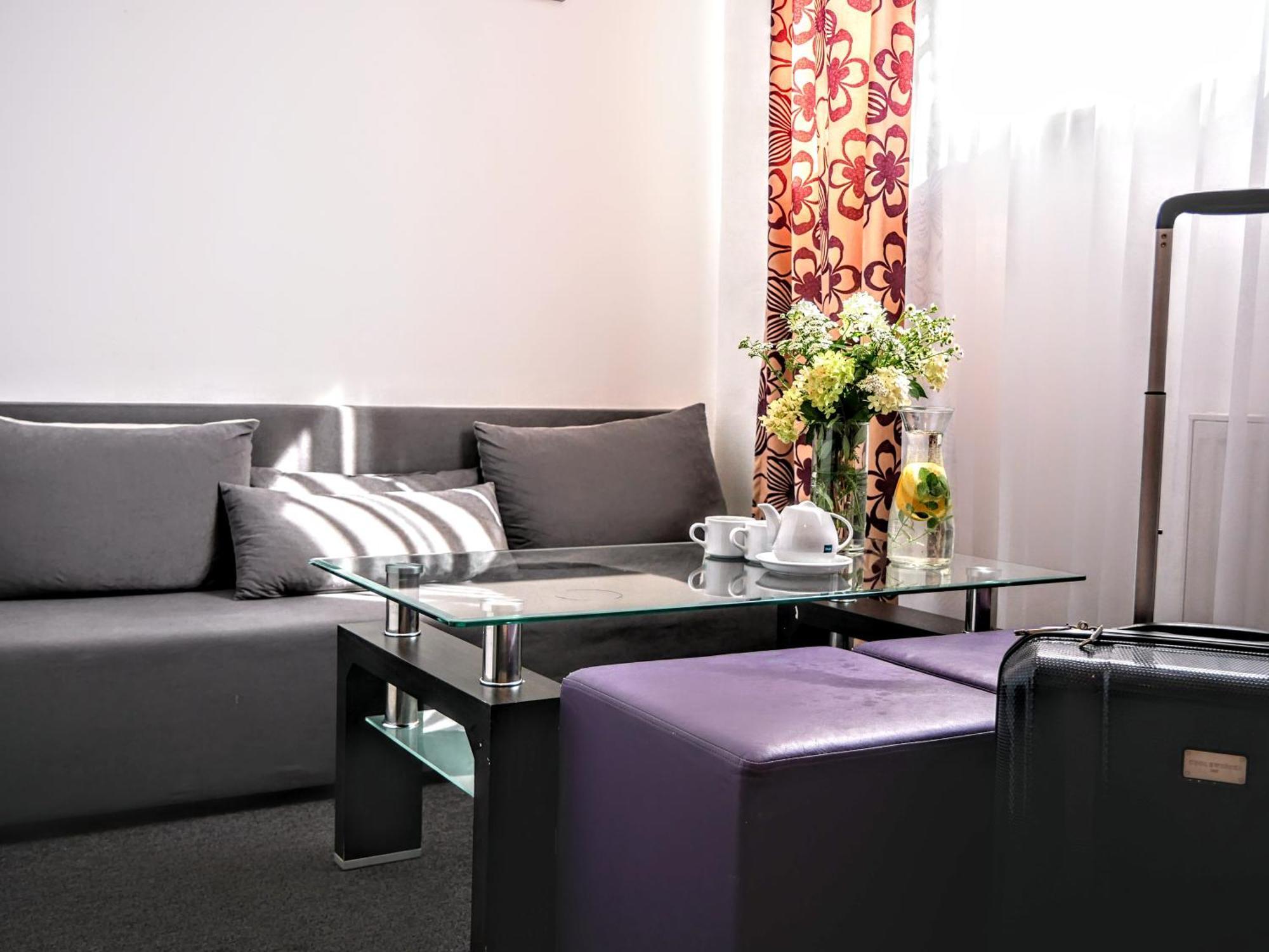 Hostel Evotel Зелонка Екстериор снимка