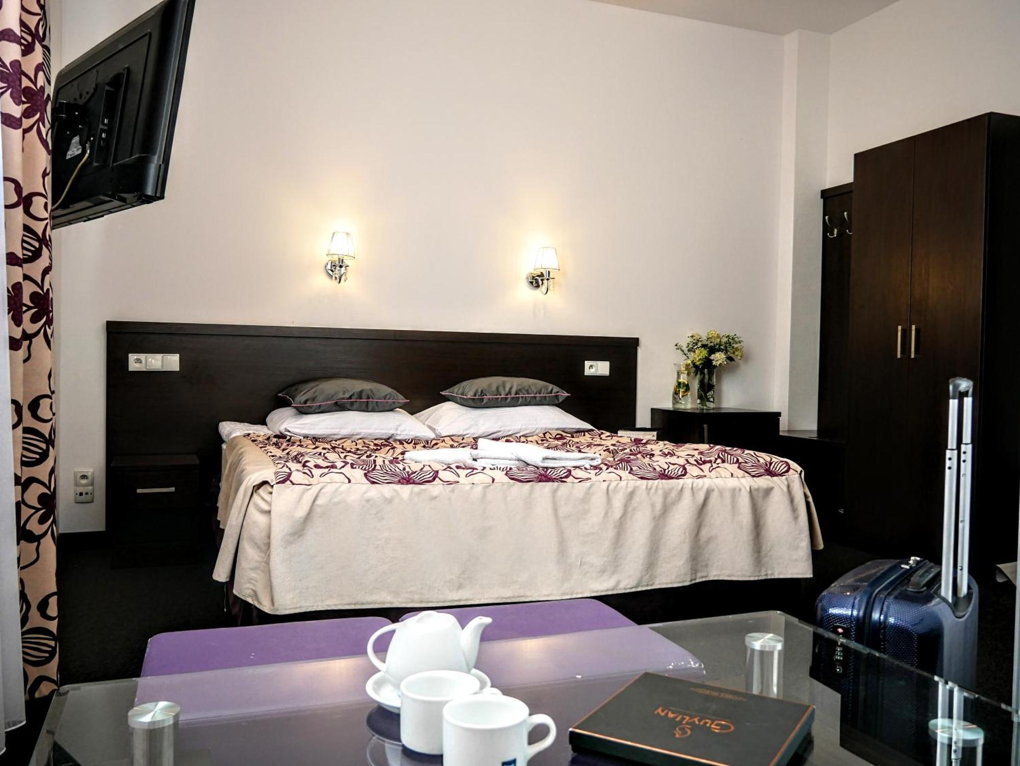 Hostel Evotel Зелонка Екстериор снимка