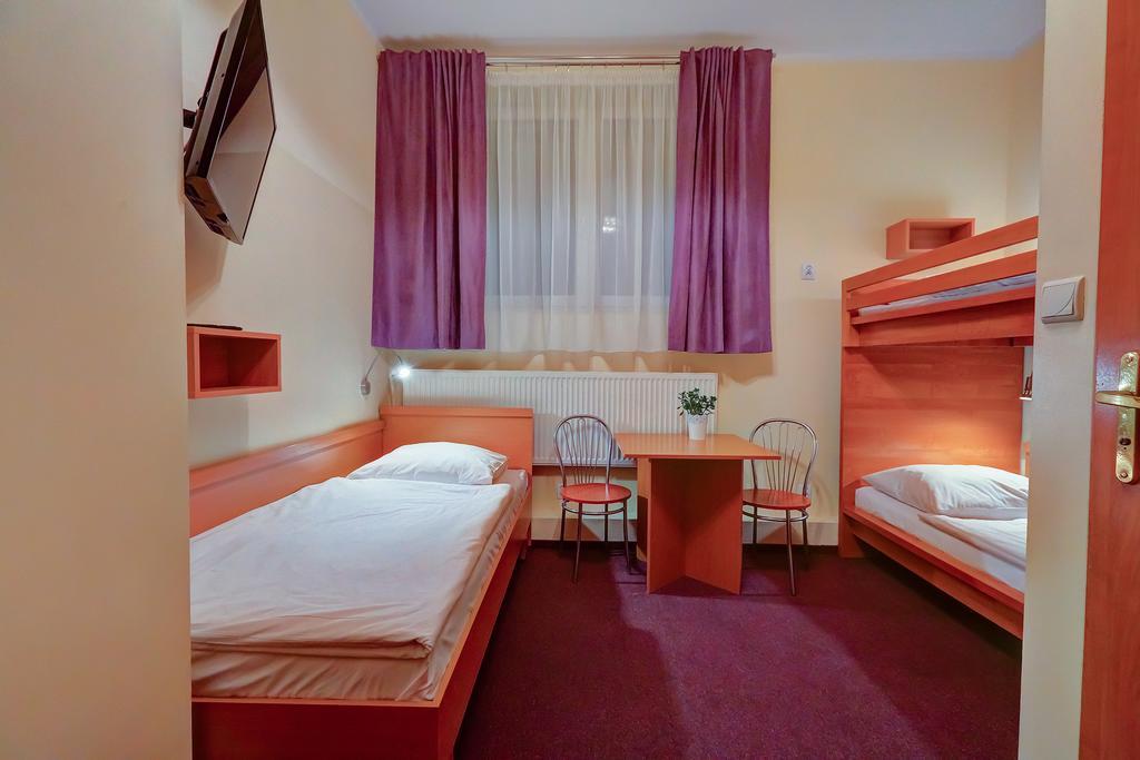Hostel Evotel Зелонка Екстериор снимка