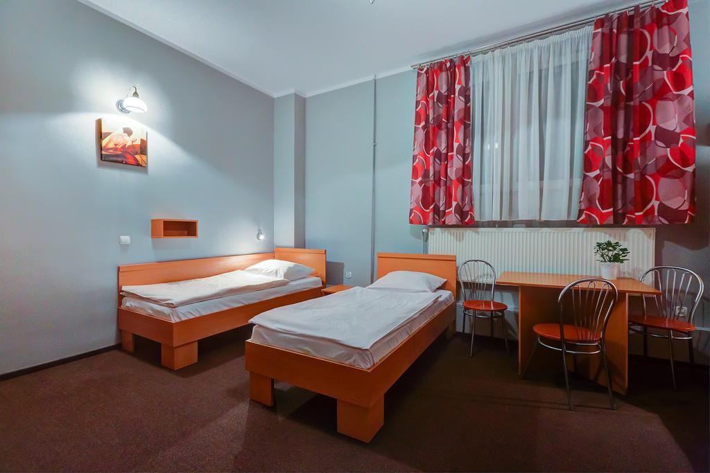 Hostel Evotel Зелонка Екстериор снимка