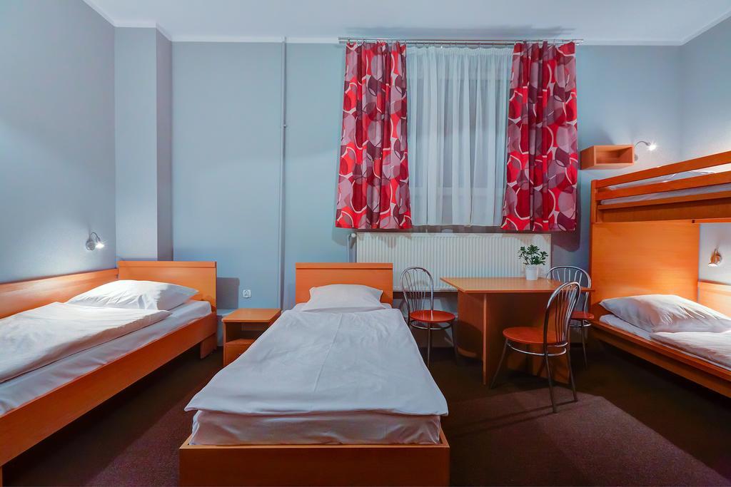 Hostel Evotel Зелонка Екстериор снимка