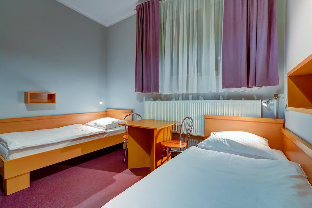 Hostel Evotel Зелонка Екстериор снимка