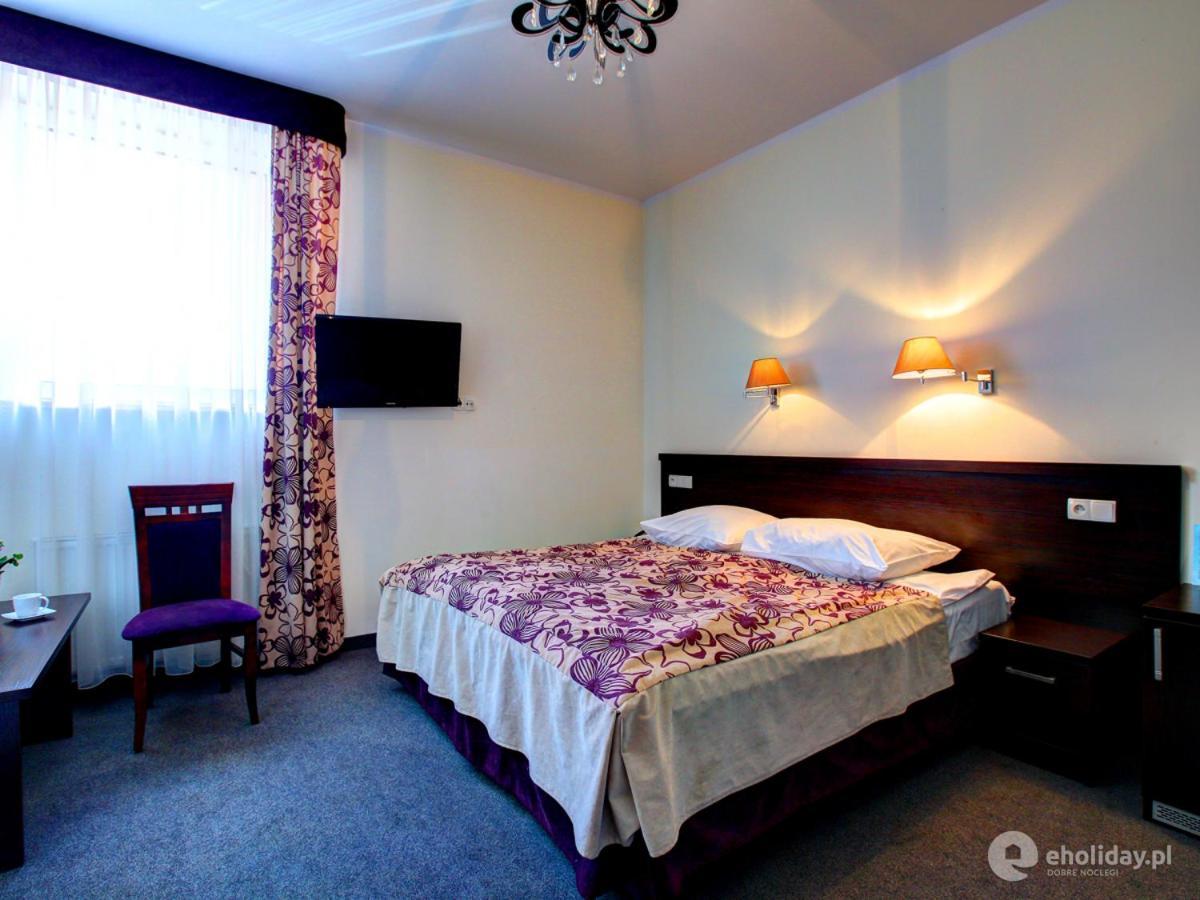 Hostel Evotel Зелонка Екстериор снимка